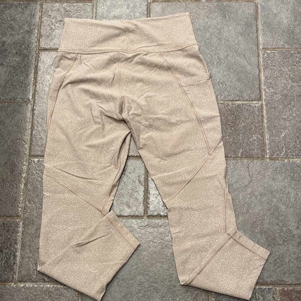 Athleta Salutation Stash Pocket Tight - Picture 3 of 3